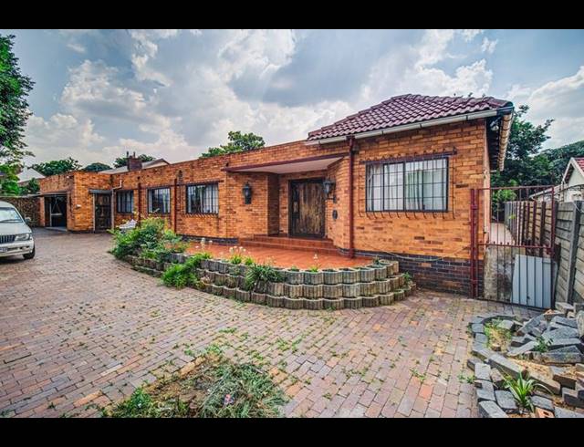 4 BEDROOM HOUSE FOR SALE IN HURLYVALE